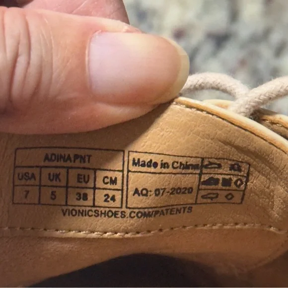 Vionic Adina Lug Sole Patent Leather Platform Oxfords. Sz 7 - Picture 7 of 7